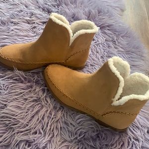 Old Navy fleece lined boots